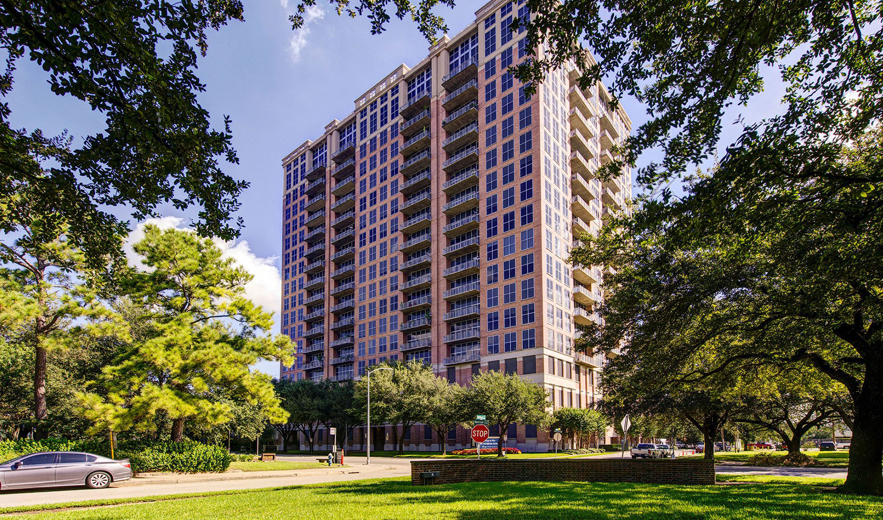 Slide 1 | The Museum Tower Apartments In Houston Museum District